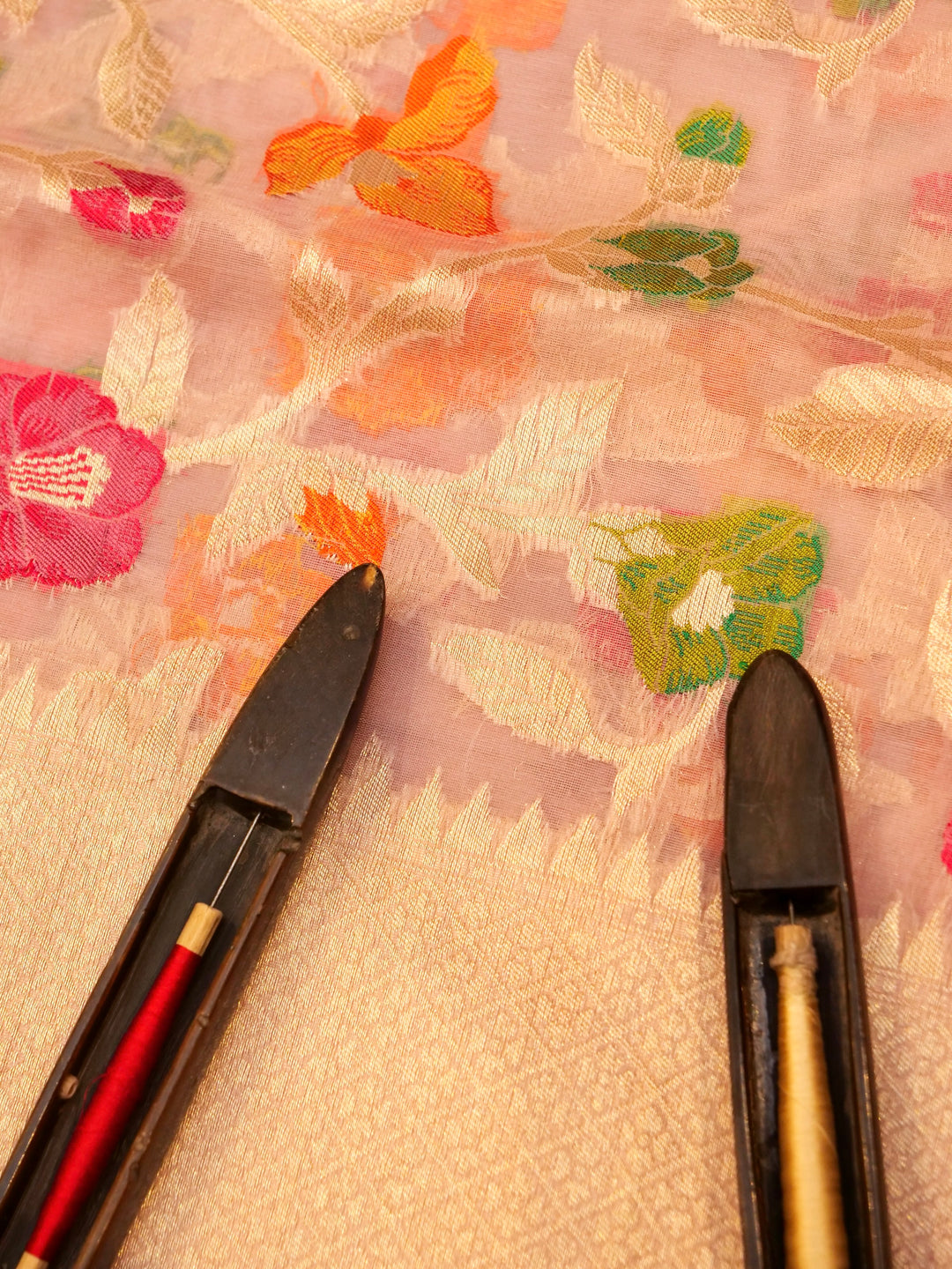 Banarasi Handloom Peachy Pink  Kora Tissue Meenakari Saree