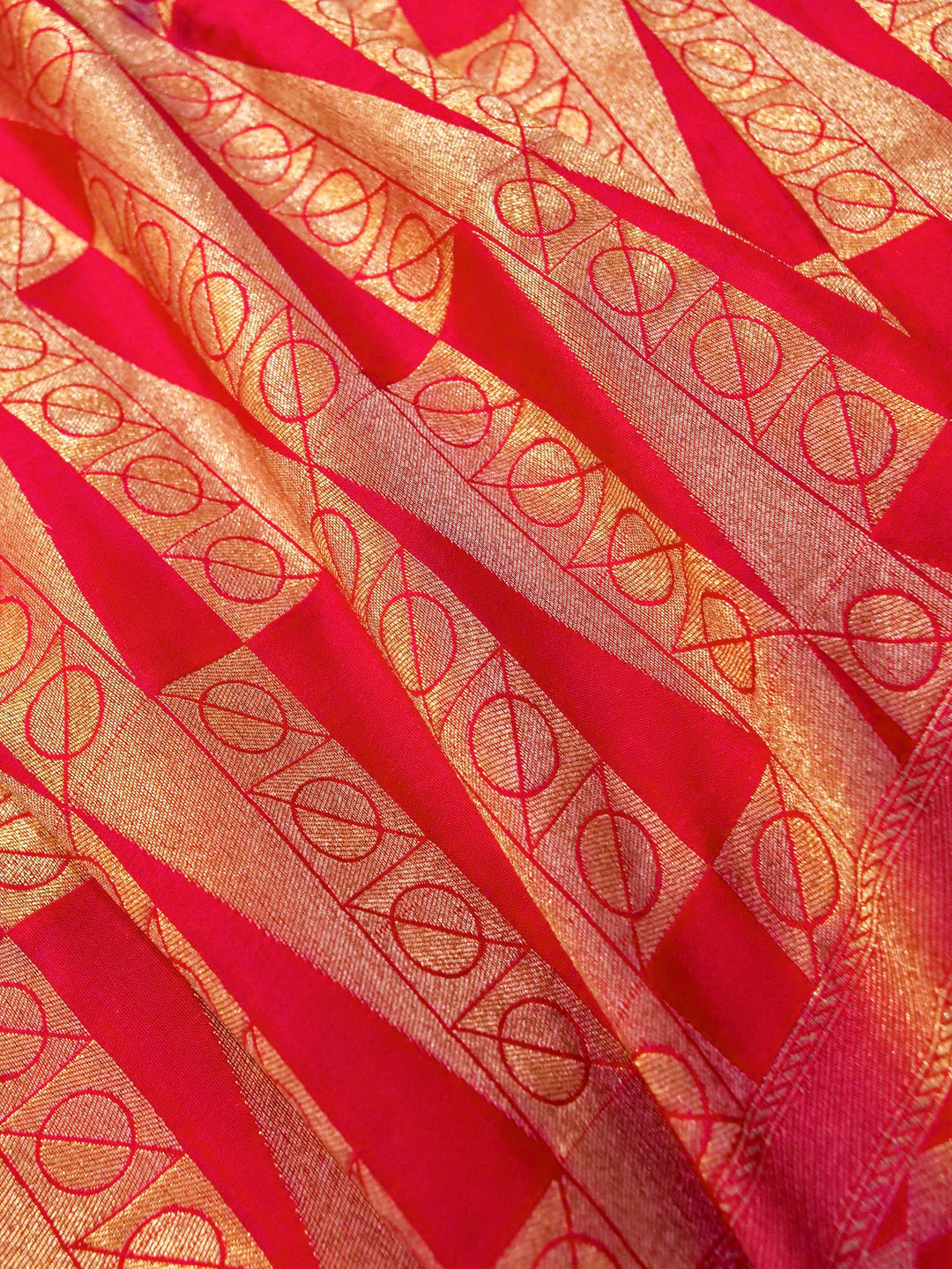 Banarasi Pink Crepe Silk Saree with Zari Woven Design