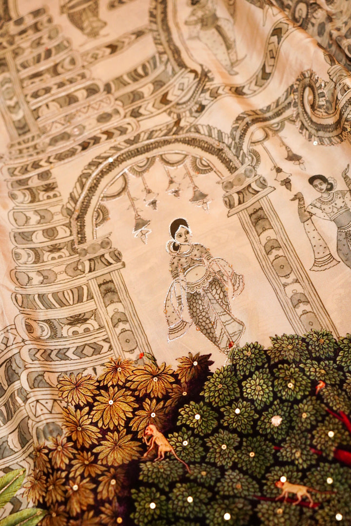 Beige Printed Crepe Silk Saree with Unique Abstract Motifs – Lightweight Drape for Any Occasion