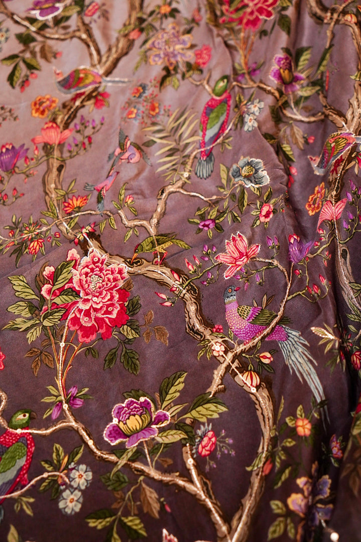 Mauve Crepe Silk Saree with Handcrafted-Look Figure Print – Soft, Contemporary Ethnic Style