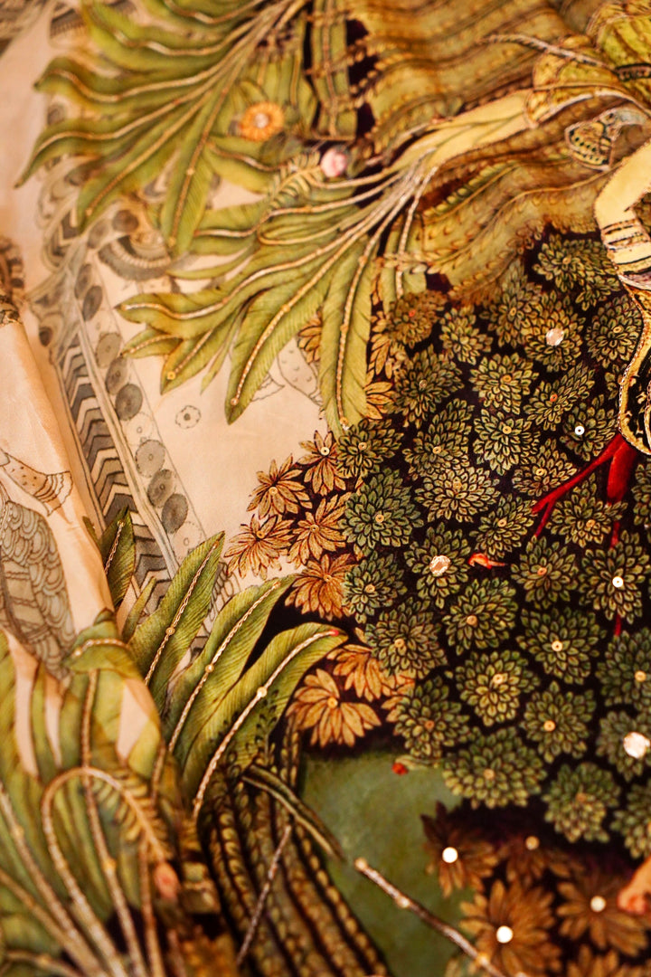 Beige Printed Crepe Silk Saree with Unique Abstract Motifs – Lightweight Drape for Any Occasion