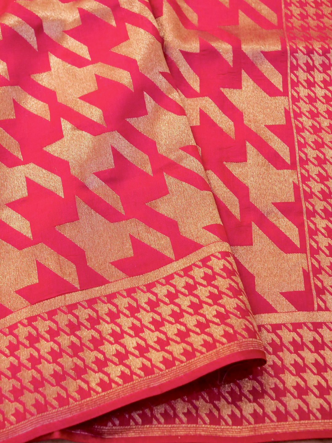 Banarasi Pink Crepe Silk Saree with Zari Woven Gerum Design