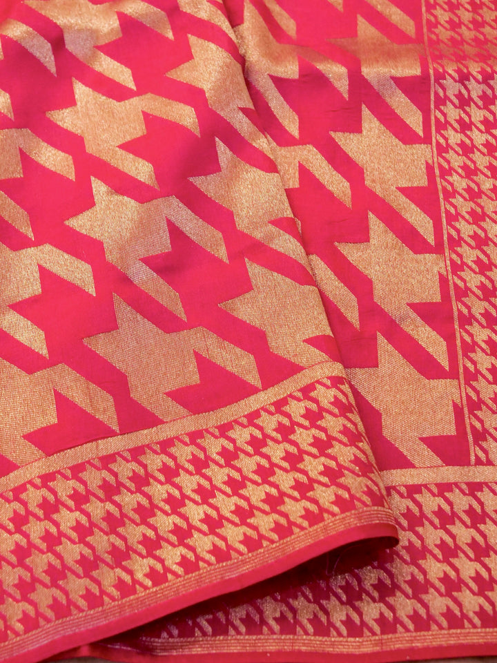 Banarasi Pink Crepe Silk Saree with Zari Woven Gerum Design