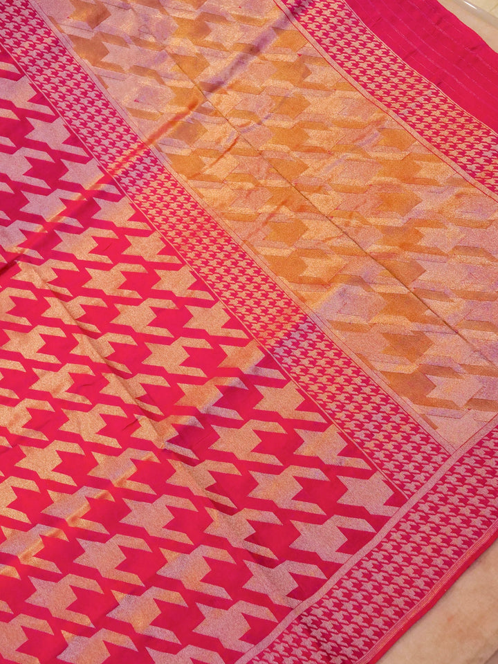 Banarasi Pink Crepe Silk Saree with Zari Woven Gerum Design