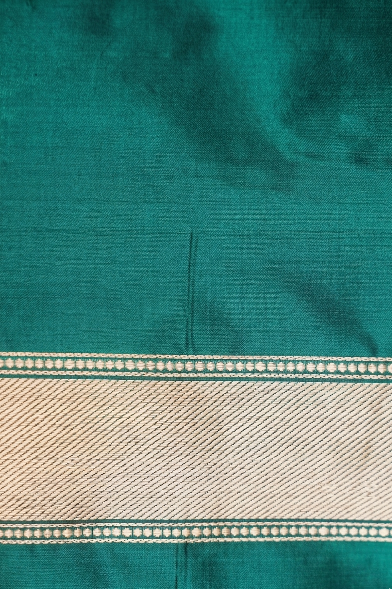 Pure Banarasi Rama Green Katan Silk Handloom Kadwa Ghat Saree