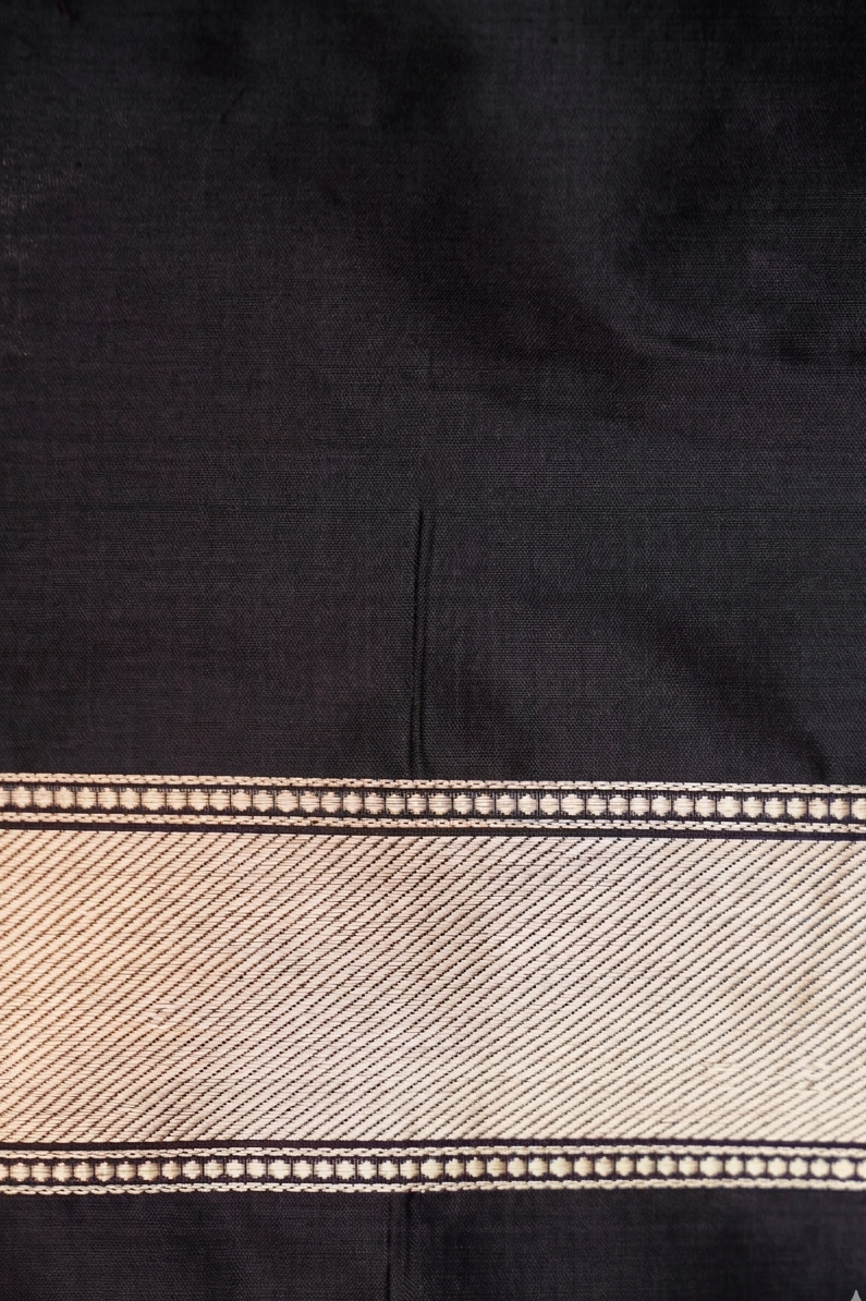 Pure Banarasi Black Katan Silk Handloom Kadwa Ghat Saree