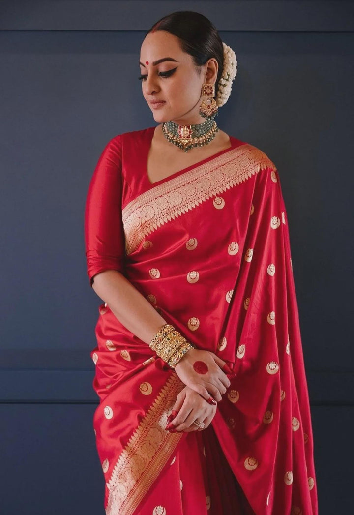 Threads of Royal Heritage – The Banarasi Puna Silk Elegance