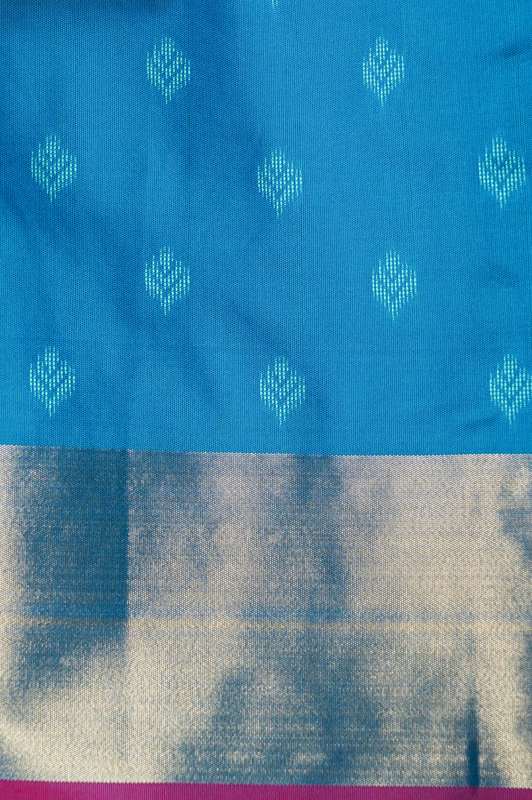 Light Green Soft Silk Kanjivaram Inspired Saree with Contrast Thread Weaving