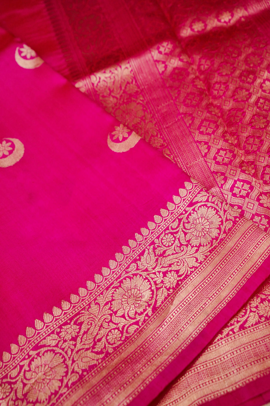Hot Pink Chand Boora Sonakshi Sinha Inspired Banarasi Saree View 3