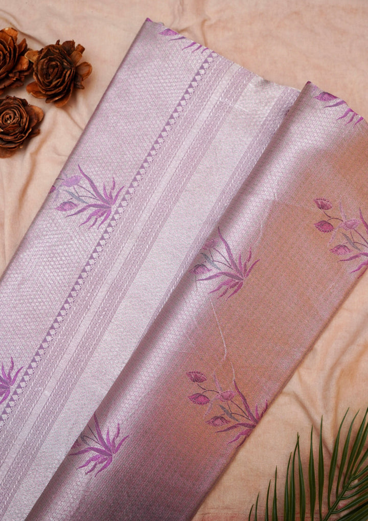 Elegant Mauve Banarasi Katan Silk Saree Featuring Traditional Tanchoi Figure Designs