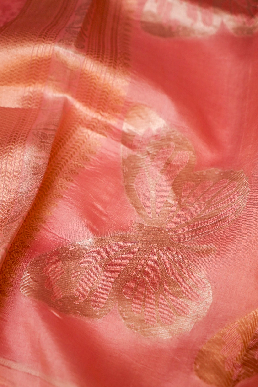 Blush Baby Pink Banarasi Handloom Pure Tanchoi Saree Closeup View 3