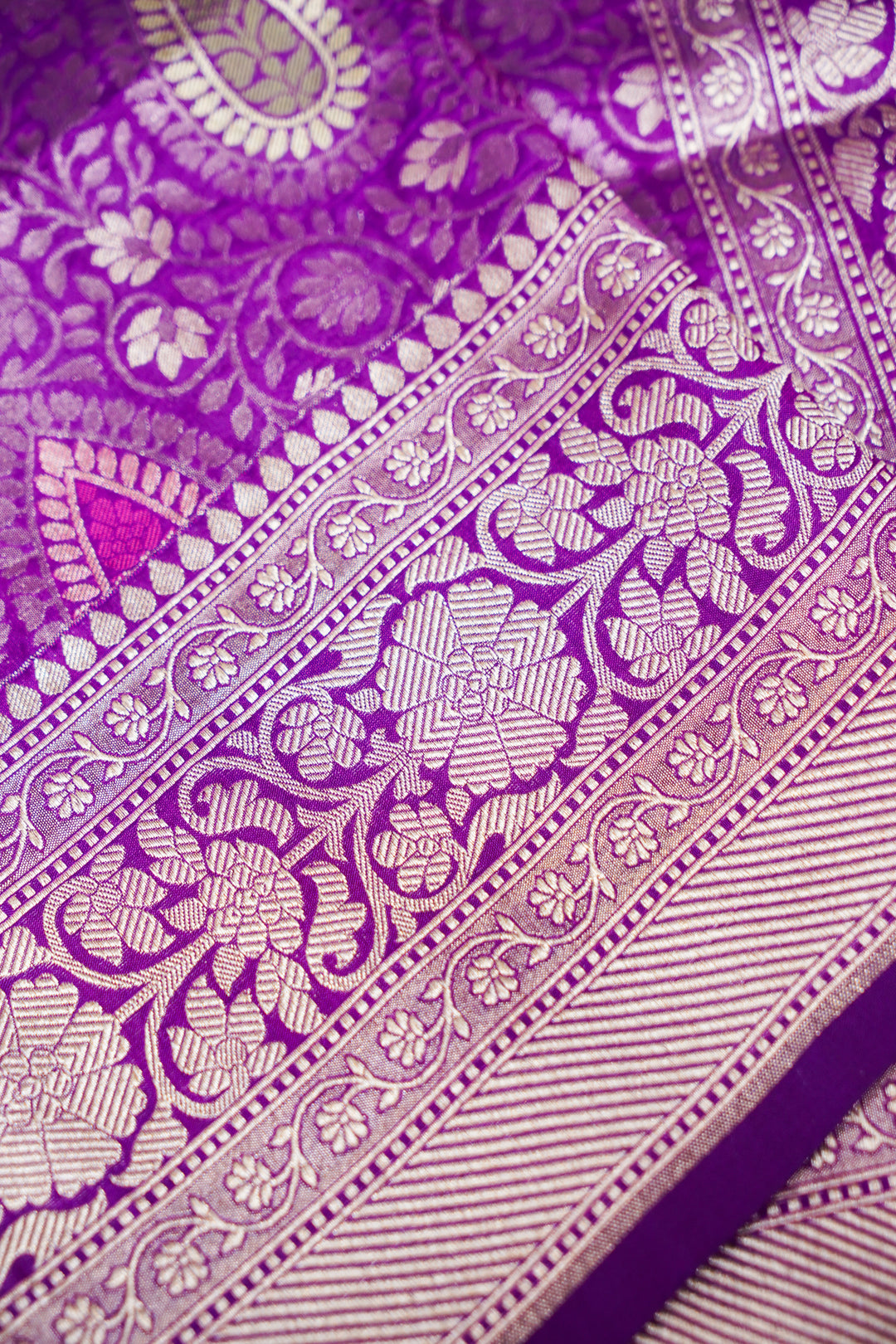 Purple Handwoven Banarasi Pure Katan Silk Brocade Meenakari Jaal Saree