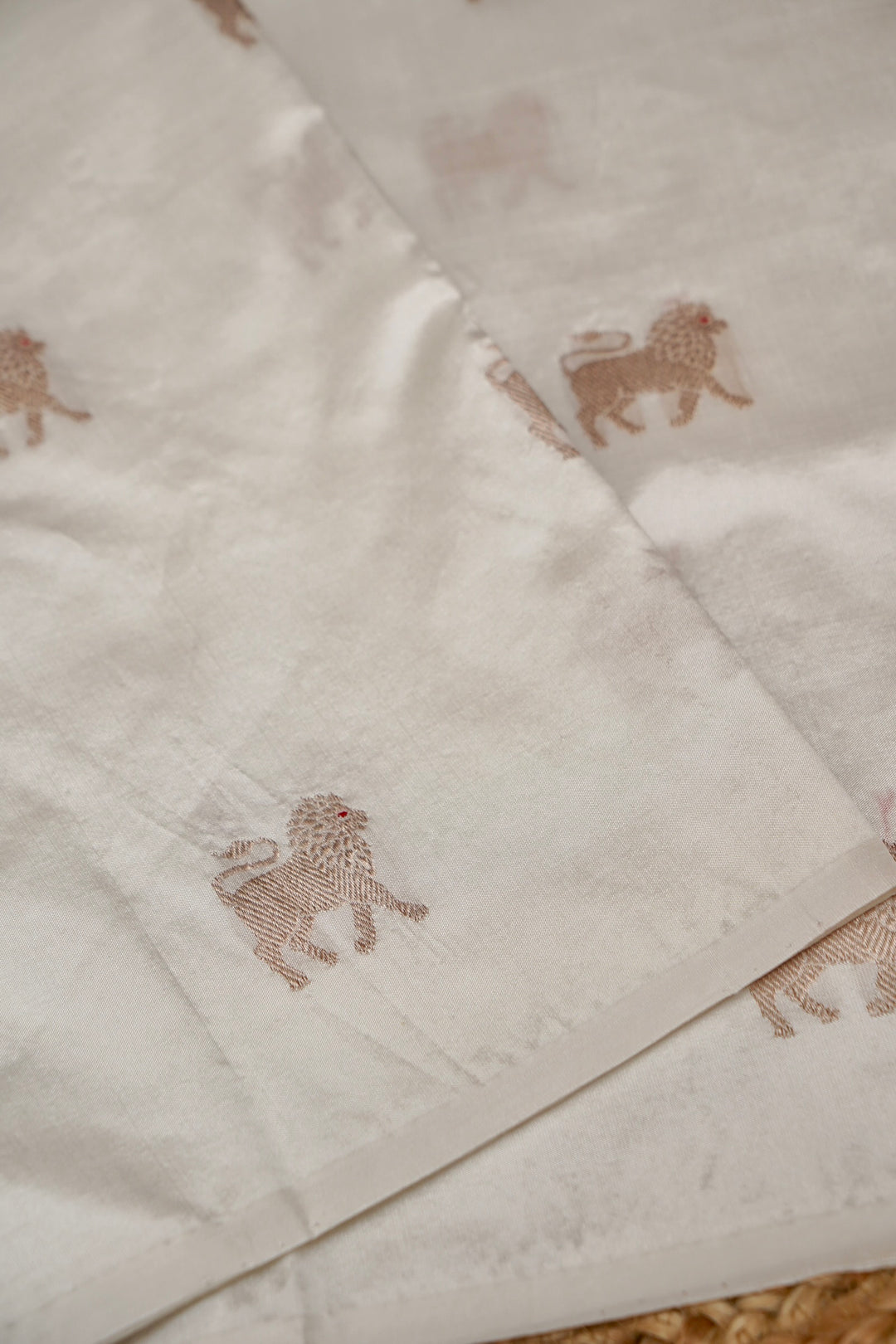 Handwoven Banarasi Pure Puna Silk Saree with Zari Woven Lion Motifs