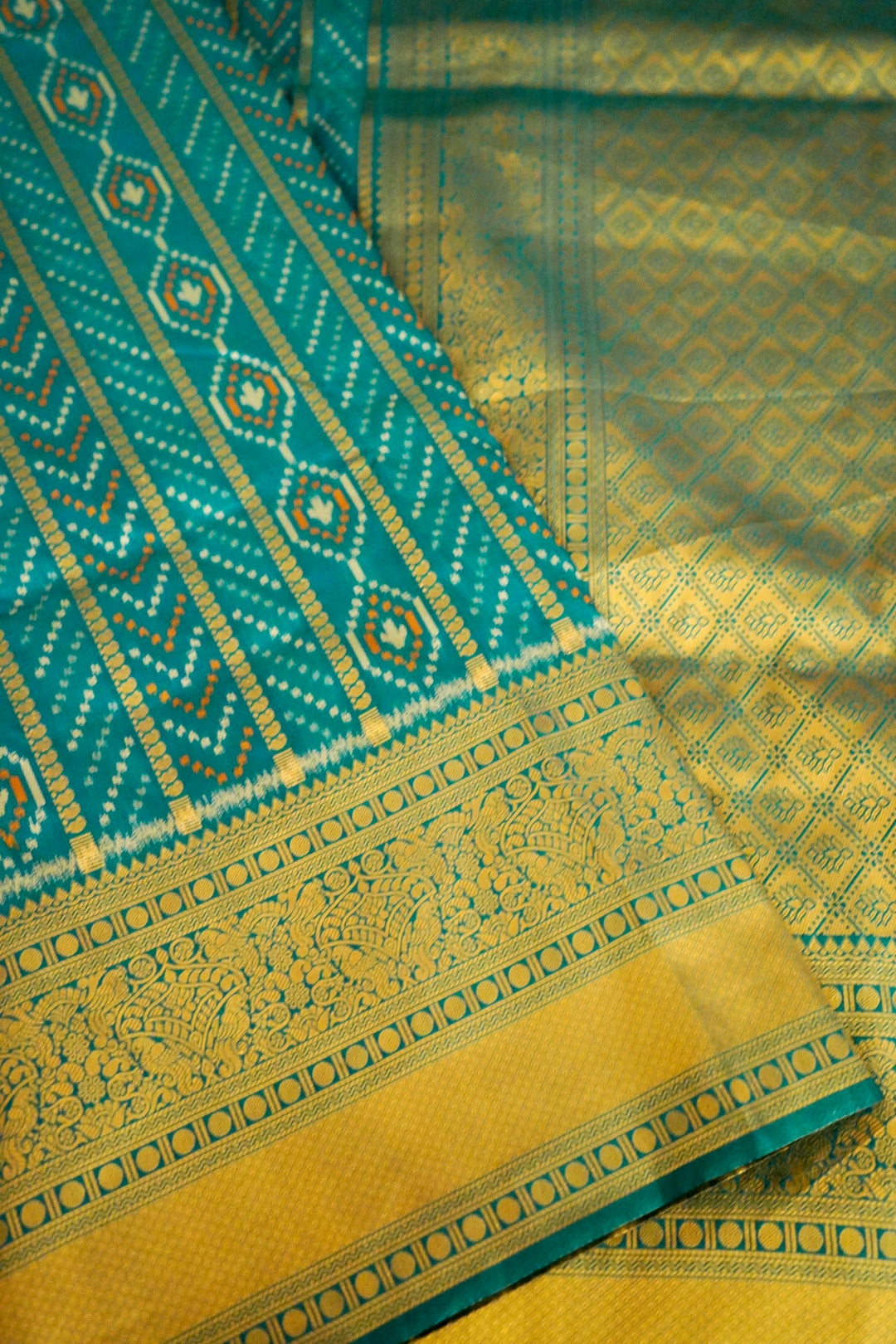 Rama Green Banarasi Silk Saree with Kanjivaram Bandhani Pattern