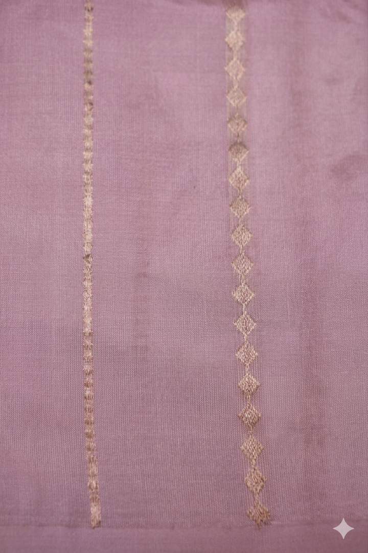 Regal Handwoven Banarasi Pure Mauve Puna Silk Saree with Zari Lion Motif