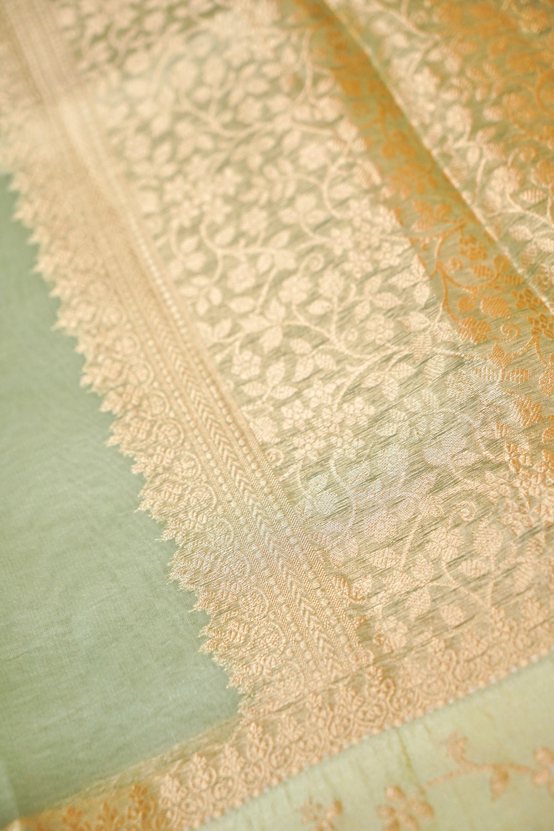 Banarasi Pastel Green Organza Silk Saree with Silk Weaving Border Pallu