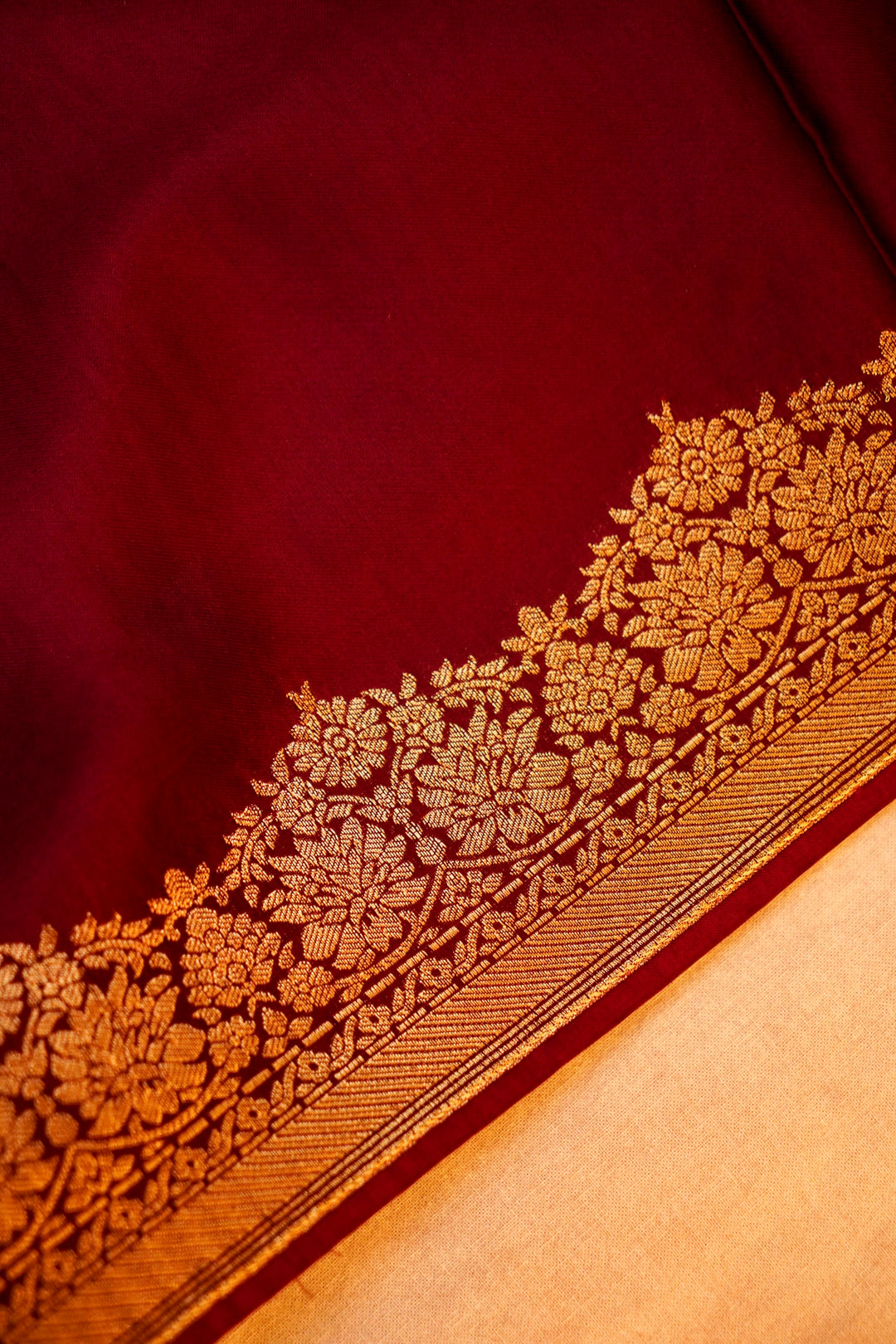 Banarasi Satin Crepe Bandhej Weaving Saree with Elegant Birds Motif