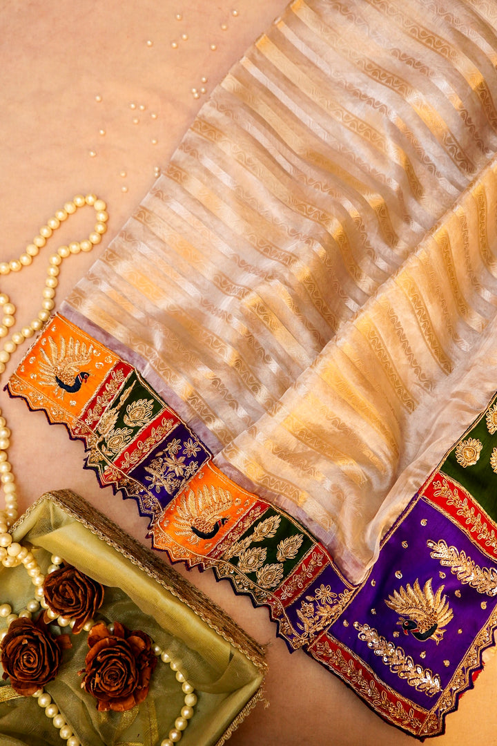 Lustrous Silver Handwoven Banarasi Pure Tissue Silk Saree