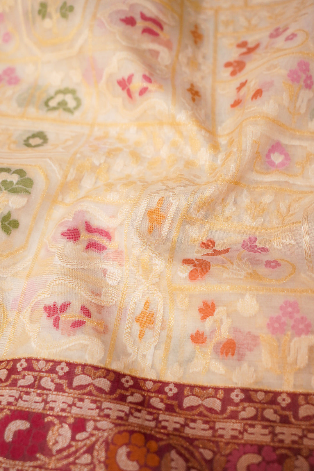 Royal Handwoven Banarasi Avadhi Jamdani Pure Kora Silk Saree with Meenakari Weaving View 4