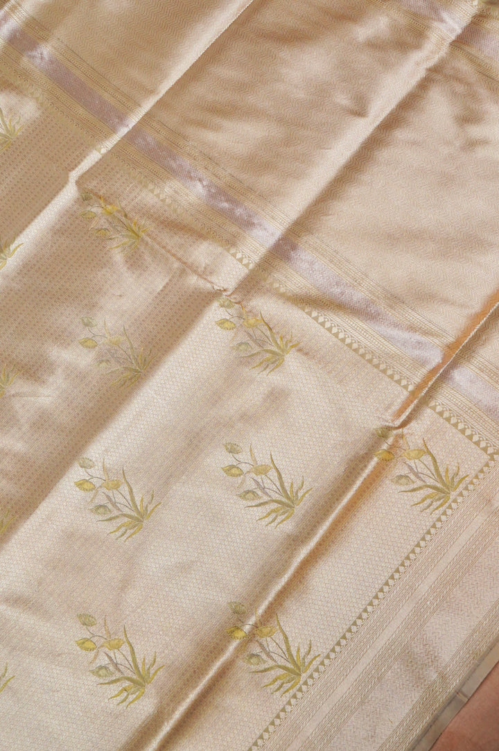 Pure Katan Silk Pista Green Banarasi Saree – Handcrafted Tanchoi Weave with Beautiful Figure Patterns