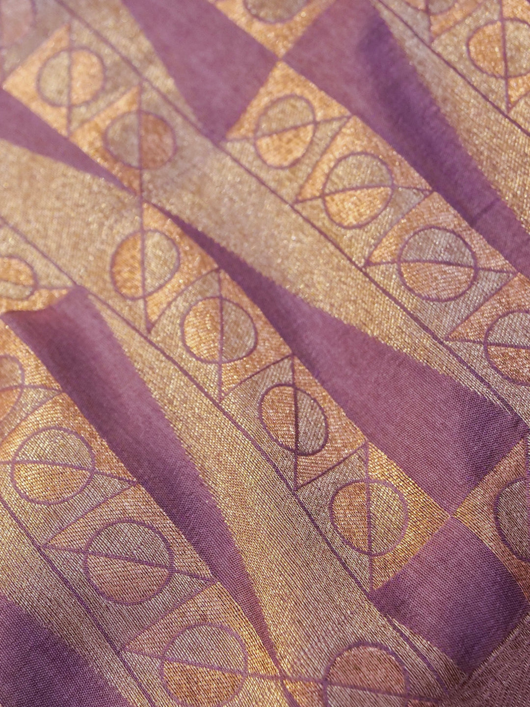 Banarasi Mauve Crepe Silk Saree with Zari Woven Design