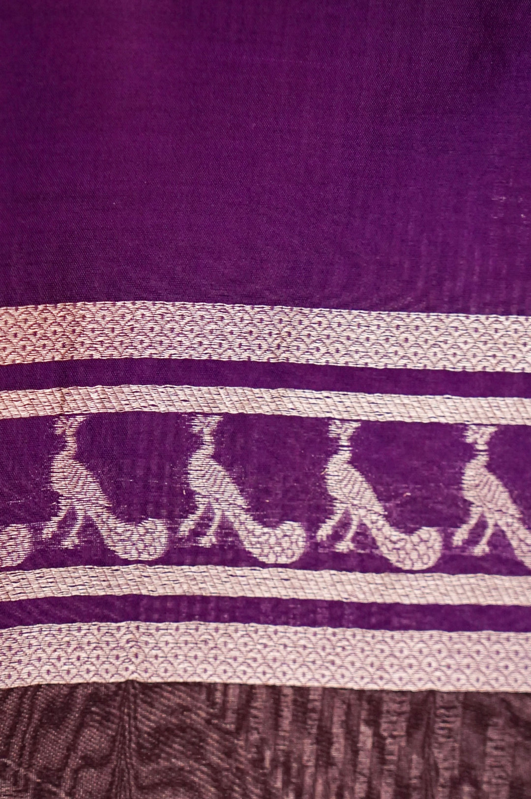 Royal Plum Grace – Purple Pure Handloom Organza Silk Saree with Peacock Motif Border