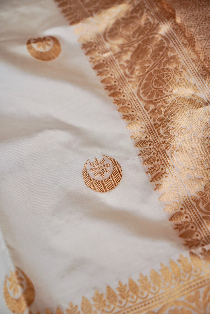 Threads of Royal Heritage – The Banarasi Puna Silk Elegance