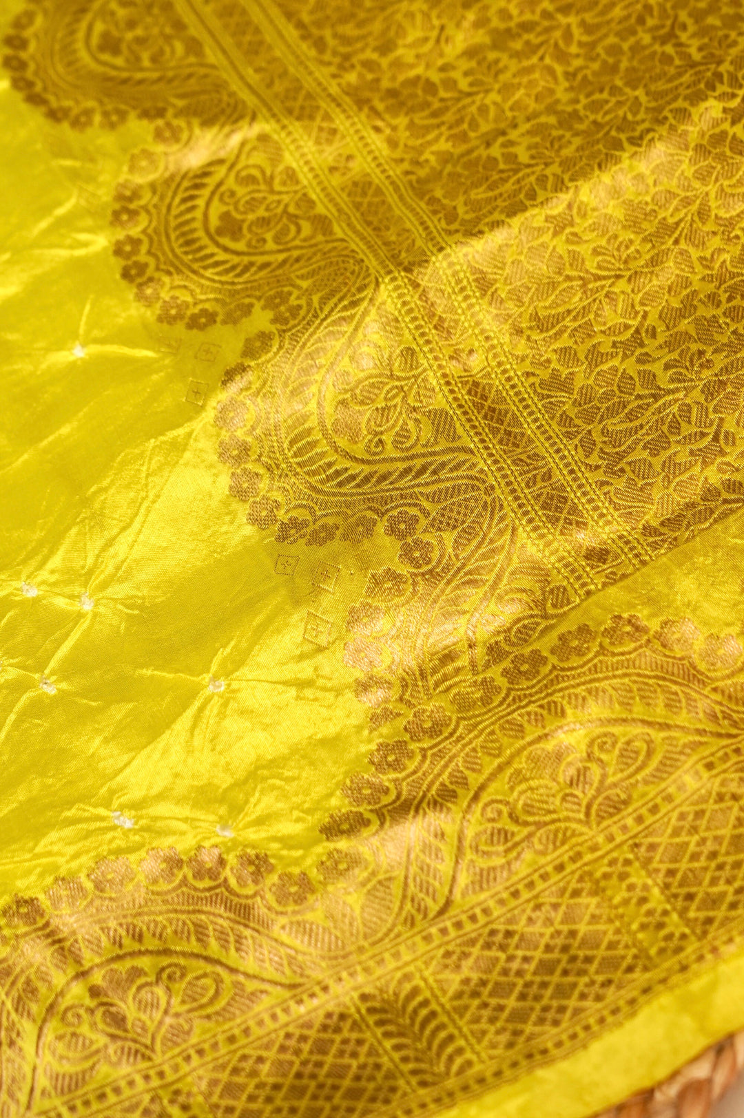 Traditional Pure Handloom Banarasi Bandhej Silk Saree with Classic Tie-Dye Art