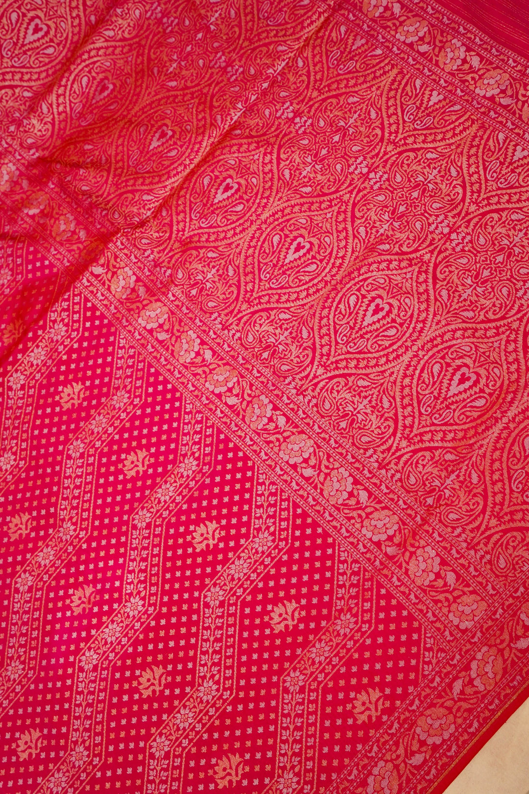 Handwoven Banarasi Pure Katan Silk Pink Jamdani Pattern Saree View 2