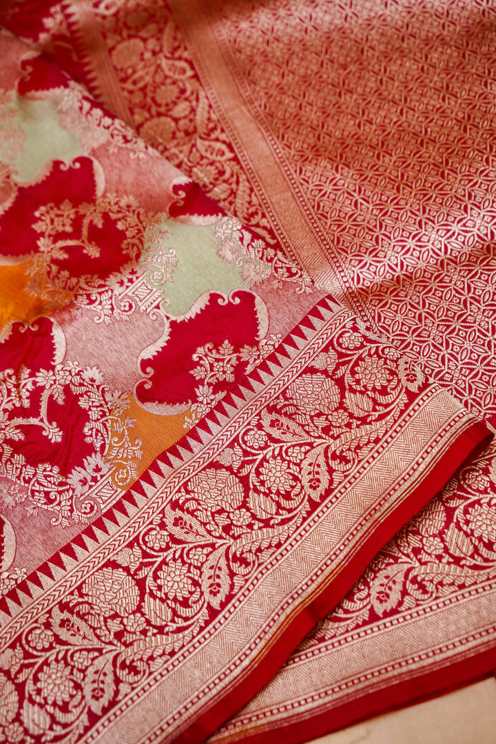 Rangon Ki Lehar Handwoven Banarasi Rangkaat Pure Katan Silk Saree View 3