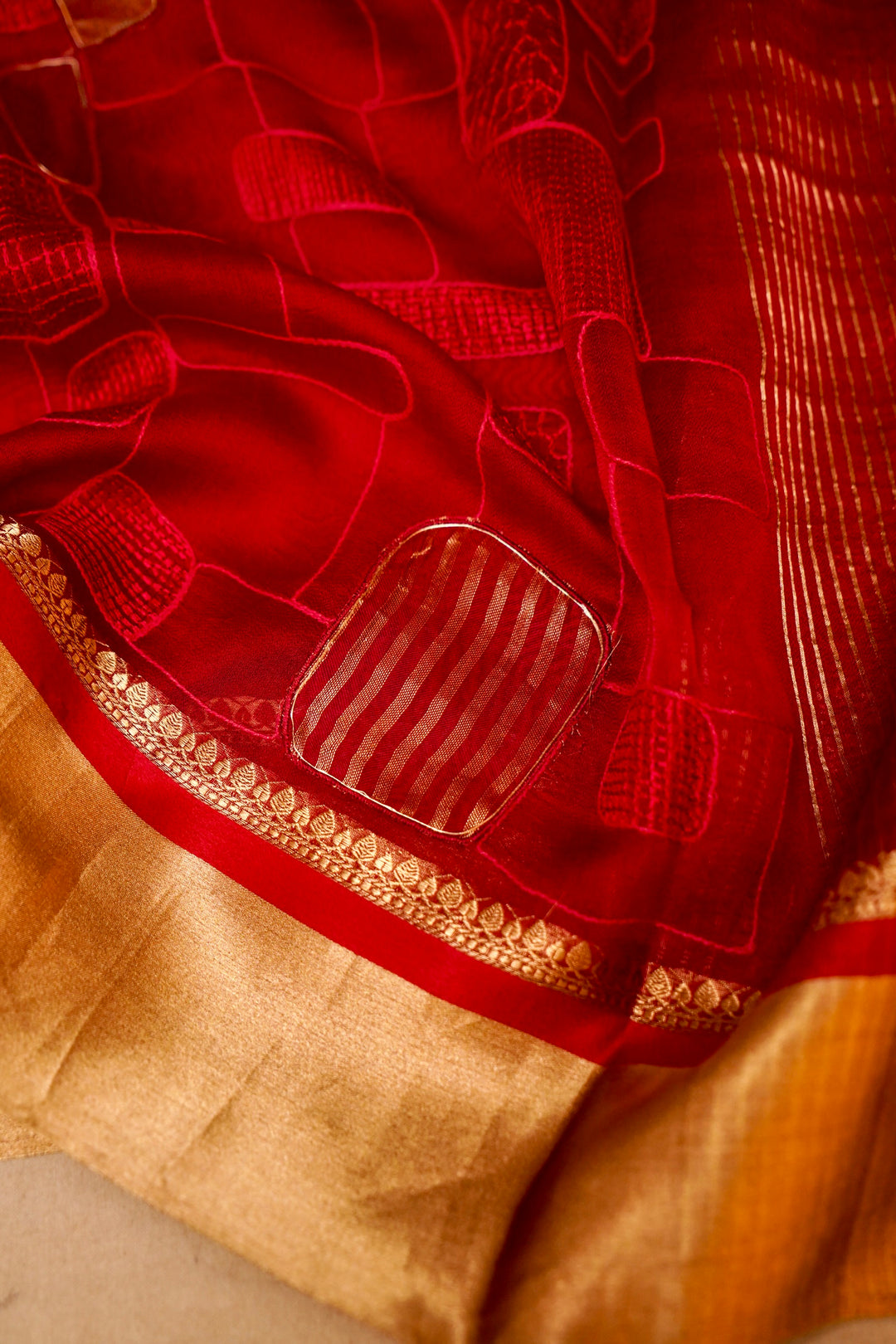 Pink Floral Artistry Designer Organza Saree with Appliqué and Thread Embroidery Closeup View 2