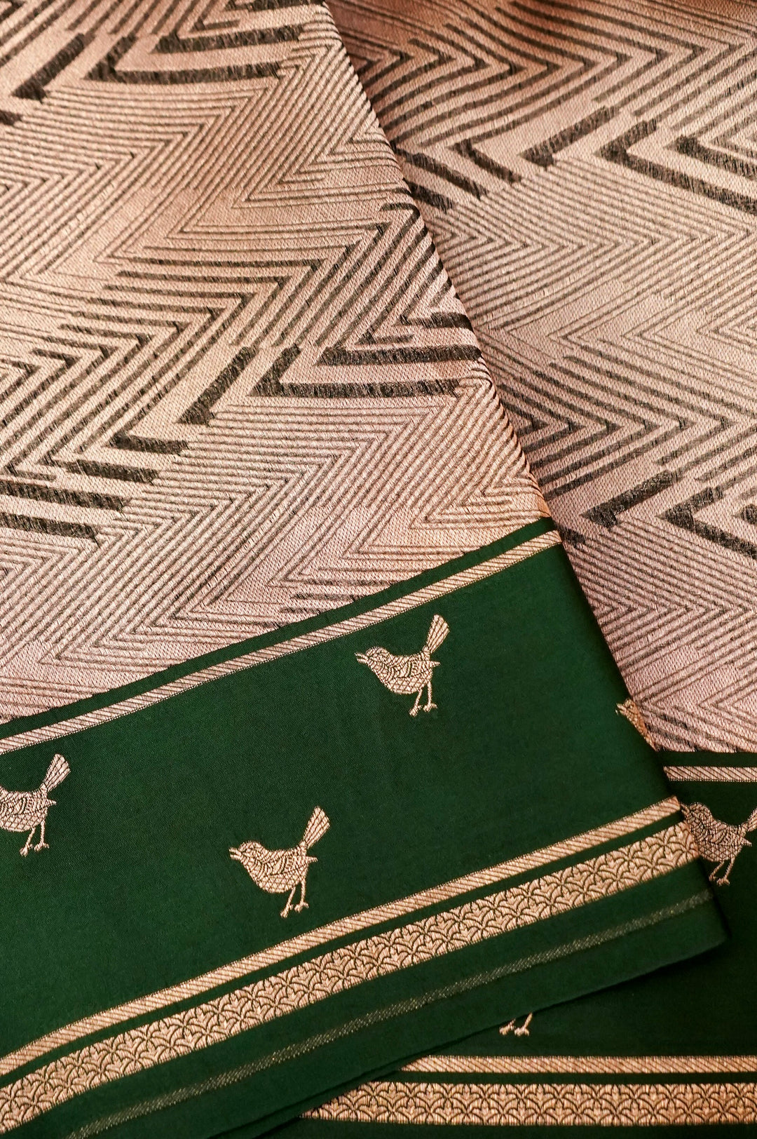 Emerald Aviary Elegance – Green Pure Handloom Organza Silk Patli Saree with Birds Motif Border