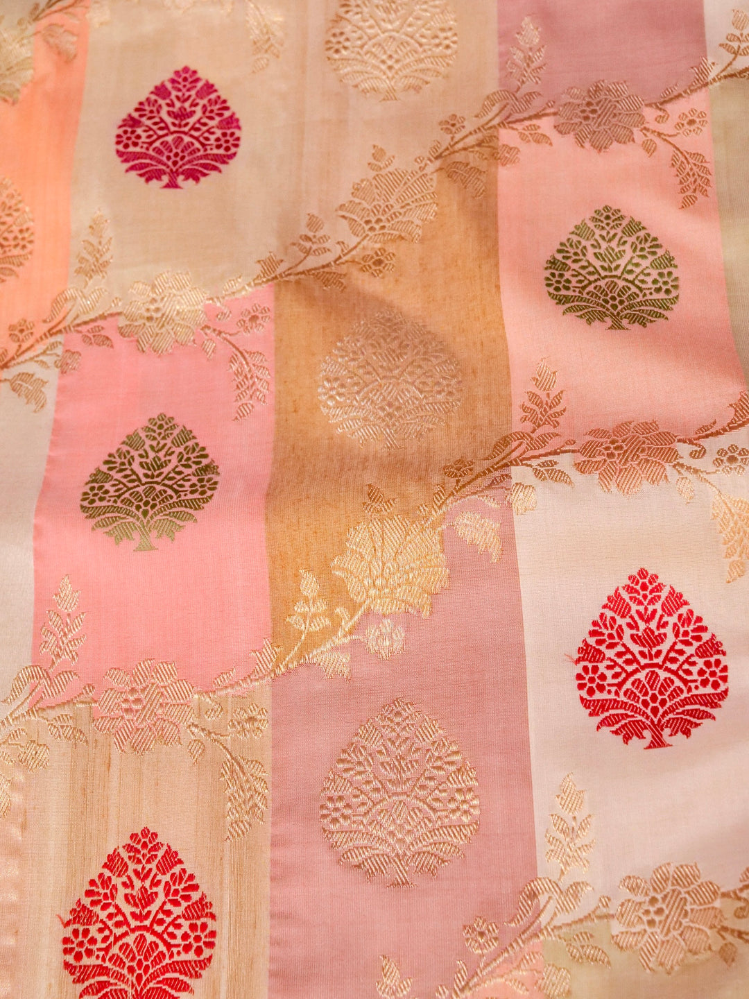 Handwoven Banarasi Kadwa Pure Katan Silk Rangkaat Saree View 6