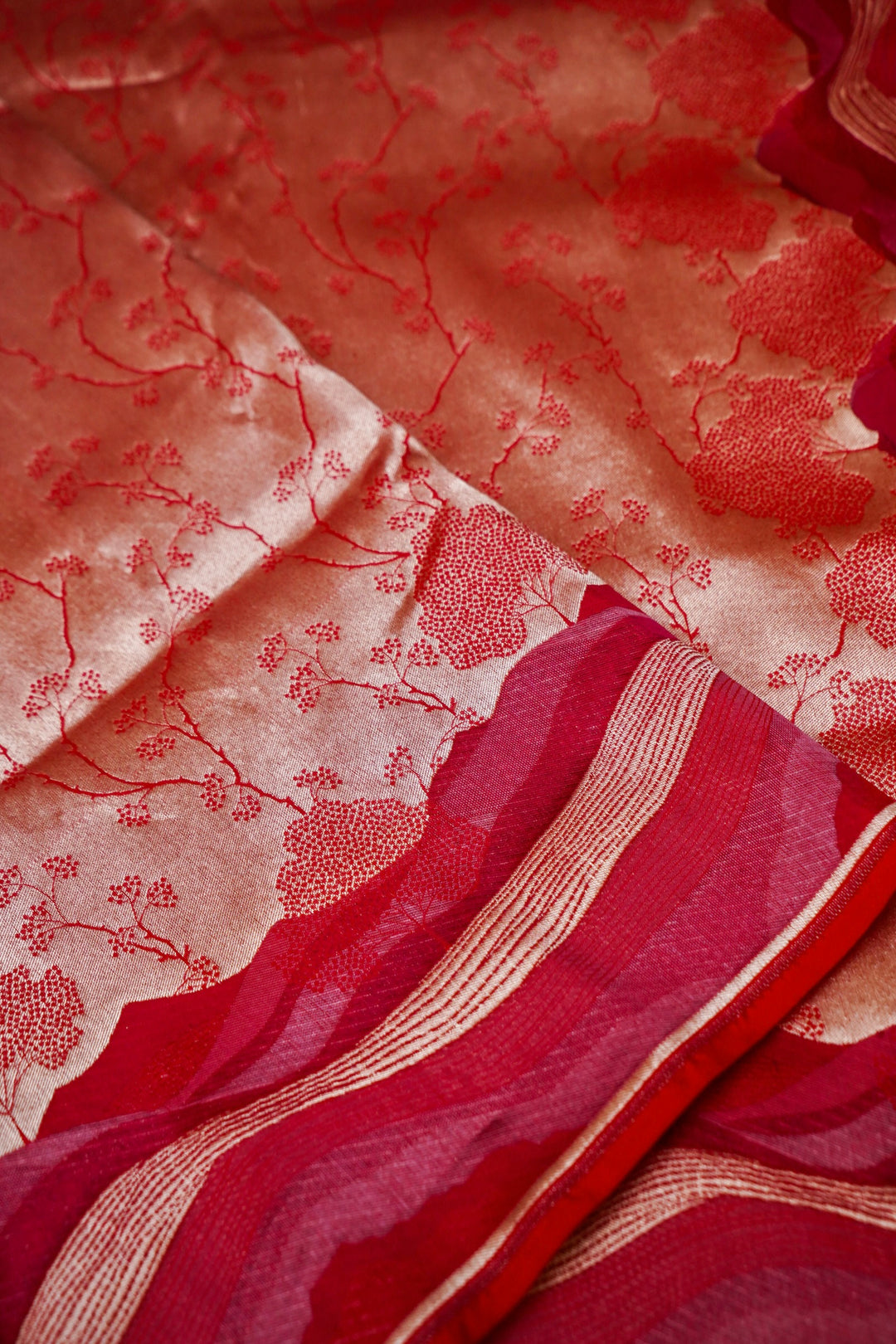 Banarasi Handloom Crimson Dune and Vine Katan Silk Banarasi Saree View 3