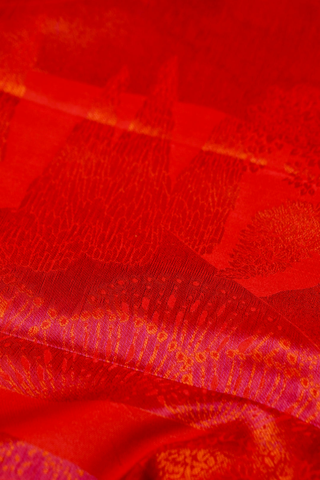 Classic Red Handwoven Pure Banarasi Tanchoi Silk Saree