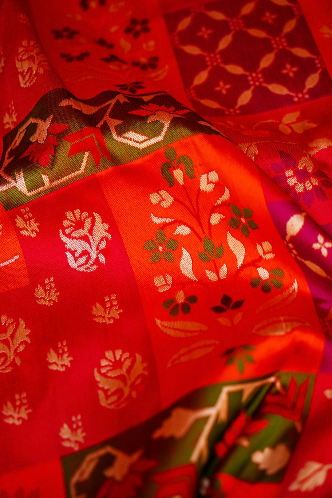 Handwoven Red Rangkat Banarasi Pure Katan Silk Saree with Zari & Thread meenakari floral Motifs