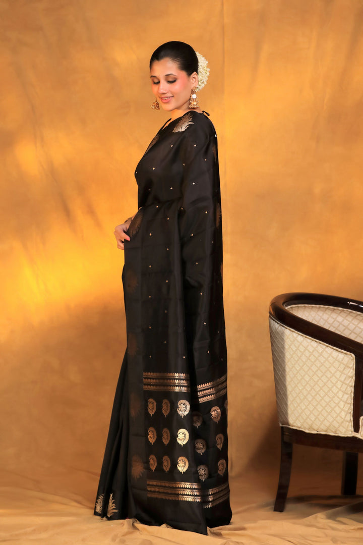 banarasi handloom black pure mashru silk leopard motif saree side view 1