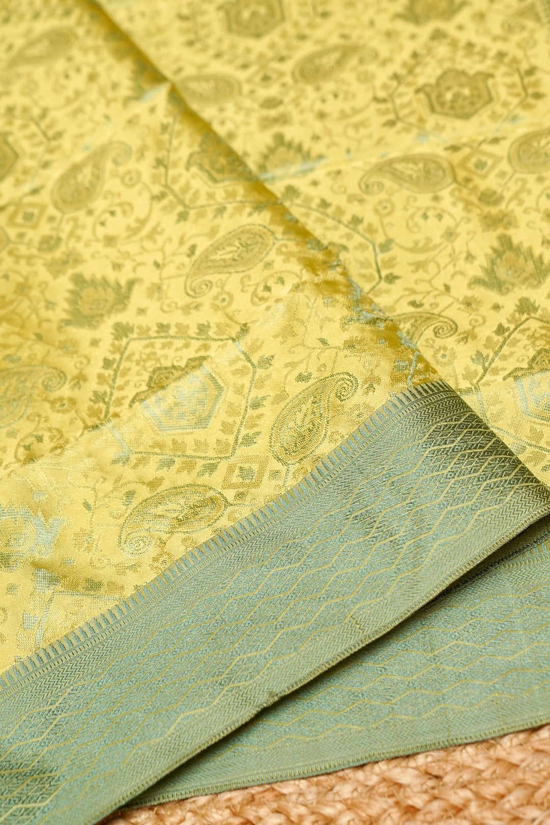 Pastel Yellow Handwoven Banarasi Pure Tanchoi Silk Saree with Resham Elegance