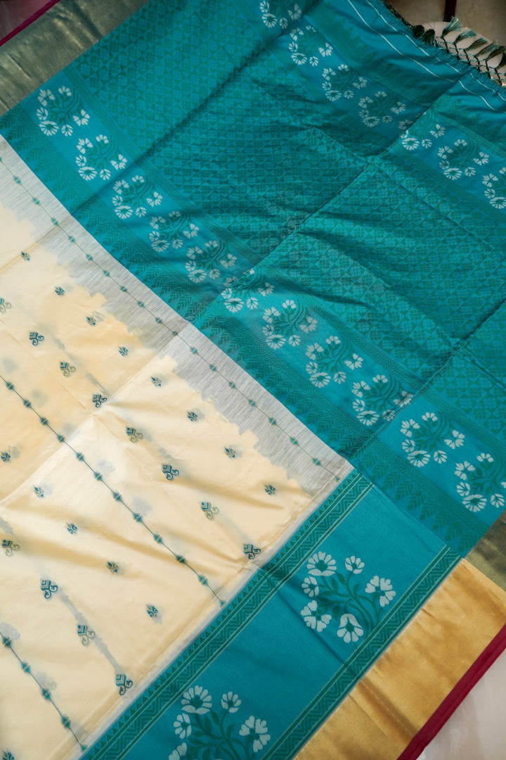 Cream Soft Silk Kanjivaram Inspired Saree with Contrast Thread Weaving