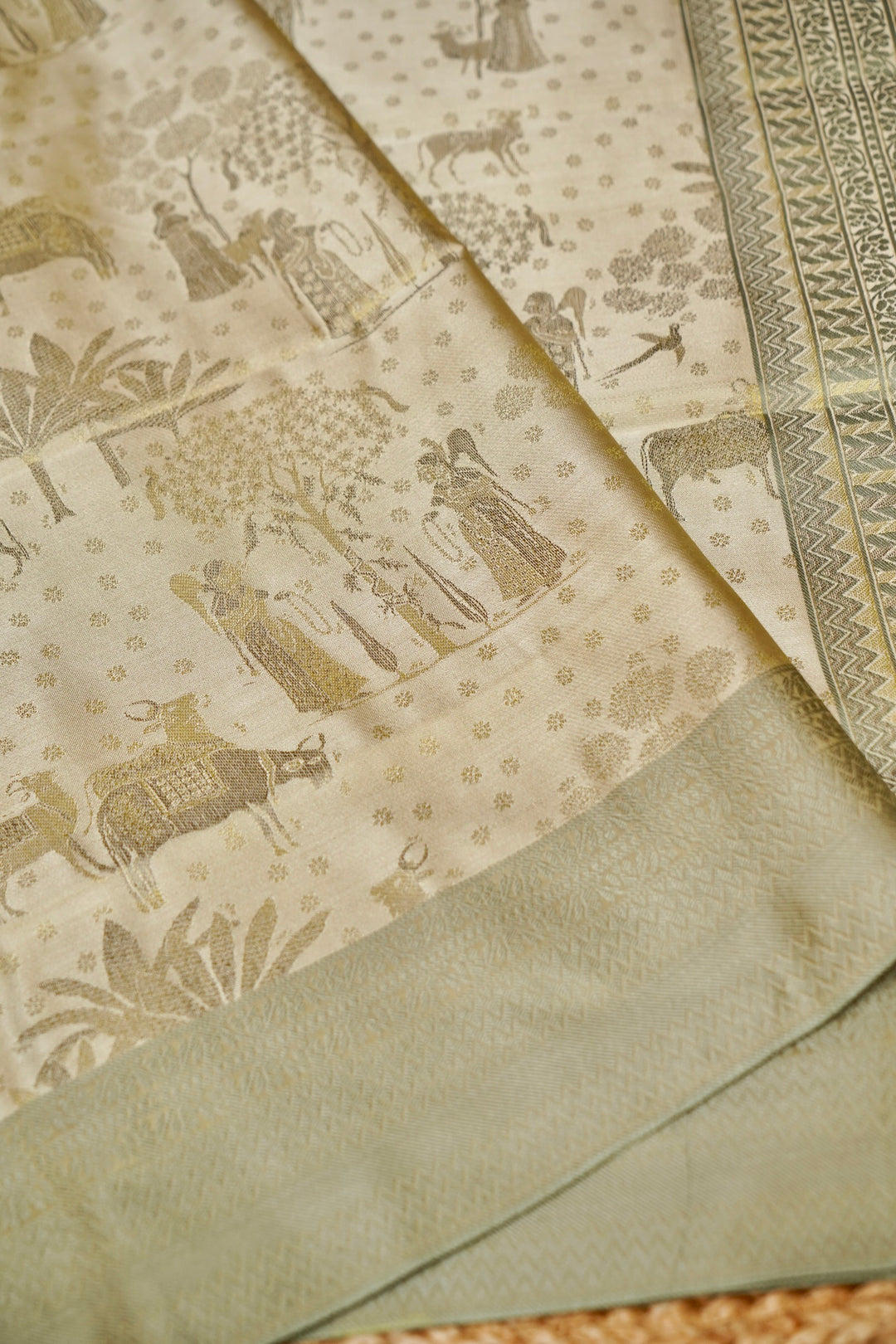 Elegant Beige Handwoven Pure Banarasi Tanchoi Silk Saree