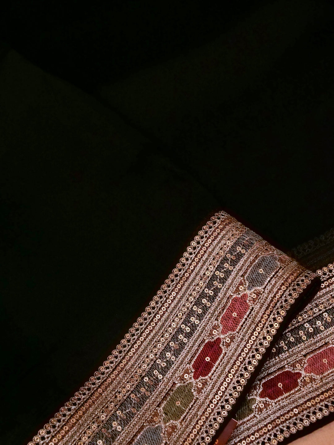 Sabyasachi Inspired Pure Organza Saree with Designer Border Heavy Resham Kadhai Blouse View 3