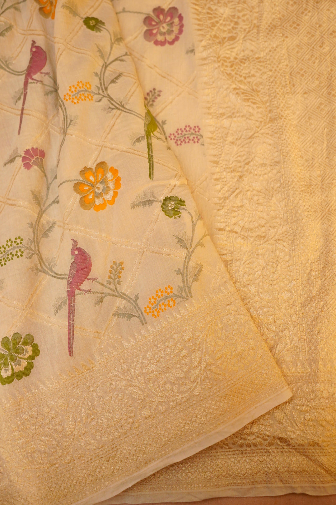 Hansika – Off White Pure Tussar Georgette Birds Motif Saree