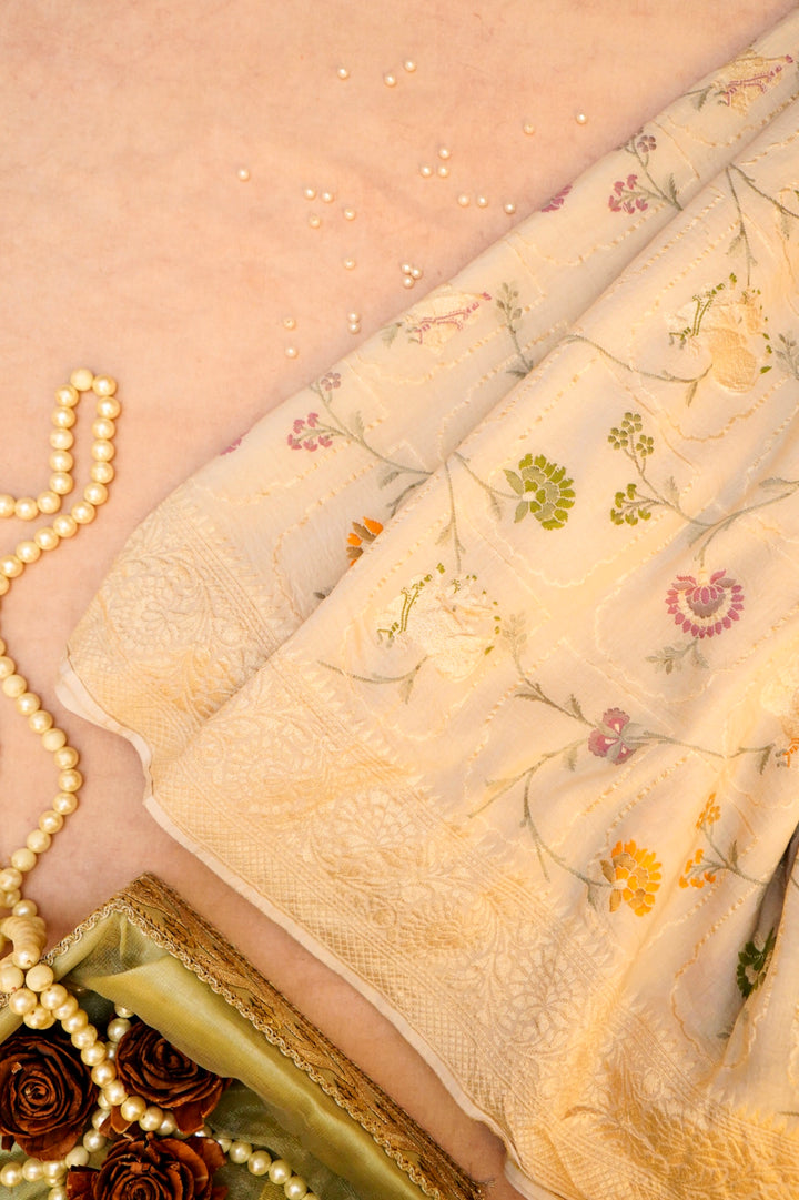 Hansini – Off White Pure Tussar Georgette Bird Motif Saree