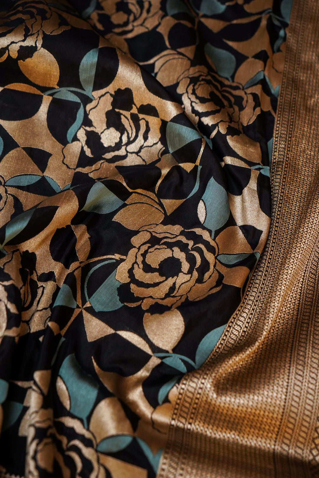 Midnight Black Modern Contemporary Pure Katan Silk Banarasi Saree View 4