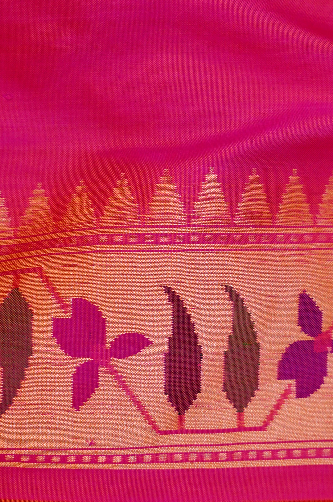 Pakshi Leher Of Handwoven Rangkat Banarasi Katan Silk Saree