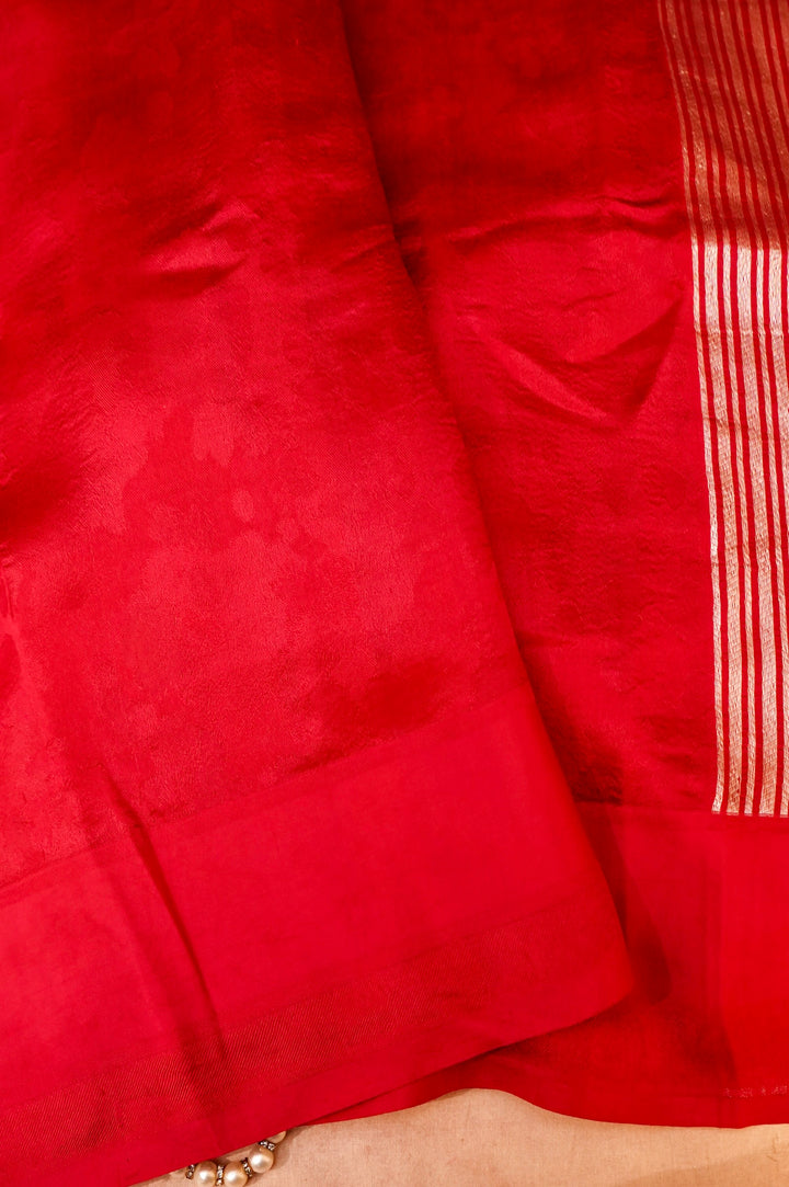 Scarlet Safari Elegance Pink Pure Handloom Silk Saree with Animal Weaving