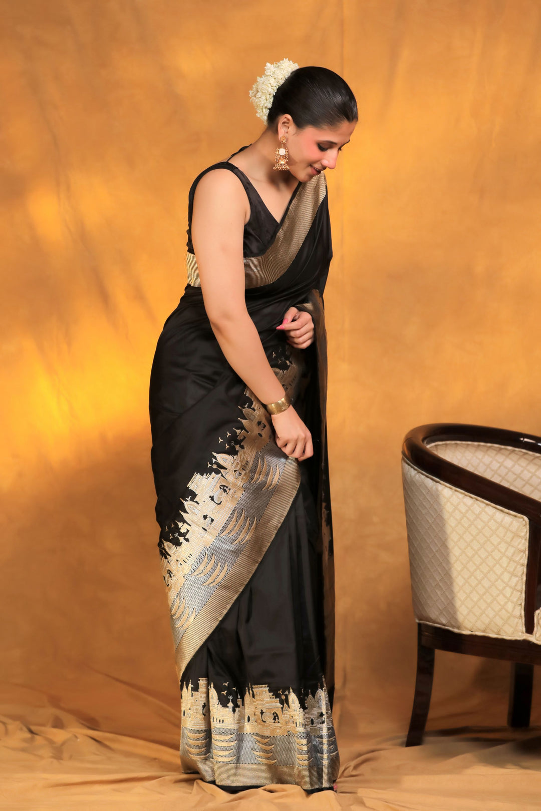 Banarasi Handloom Black Pure Katan Silk Ghat Wali Saree Side View 2