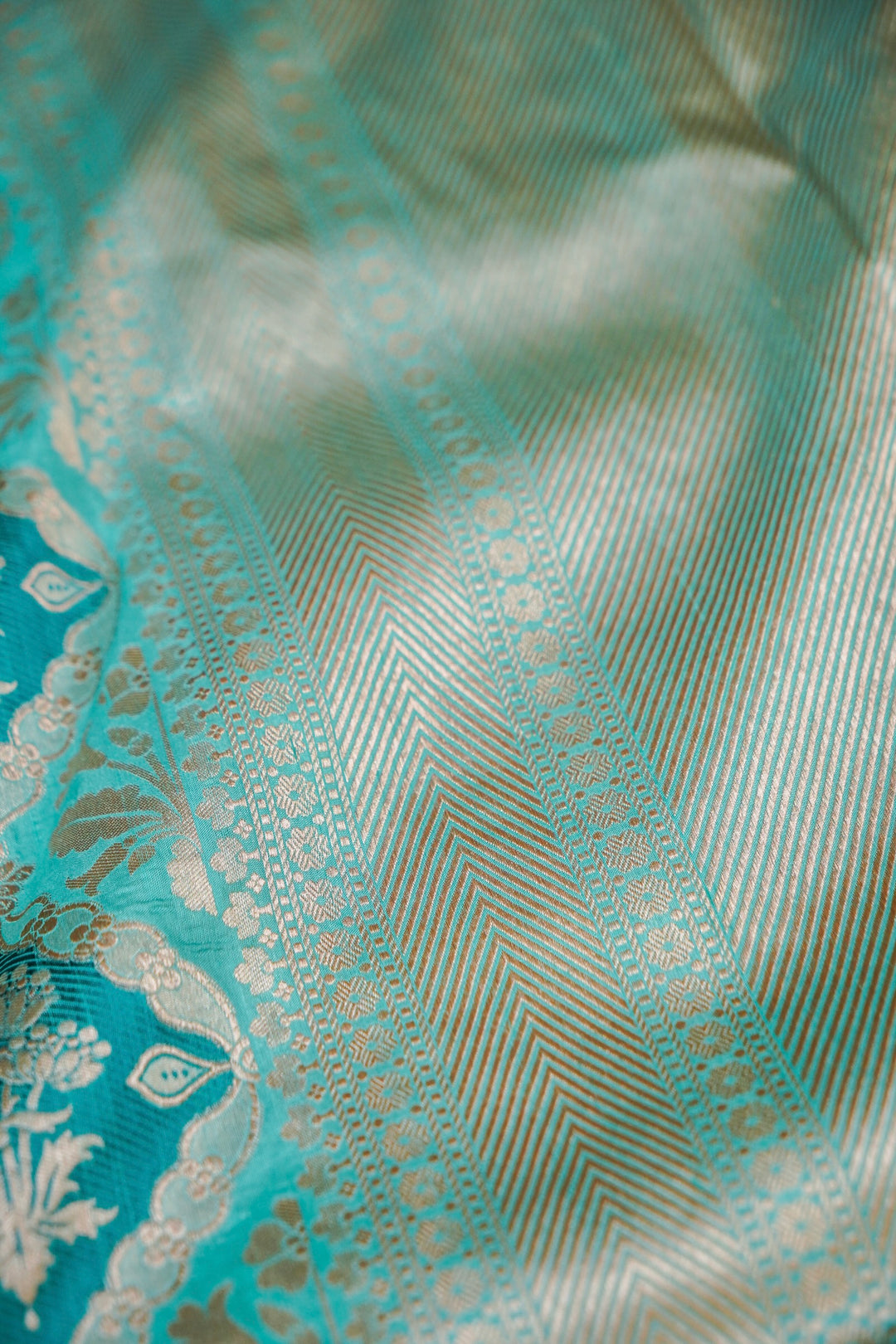 Turquoise Blue Rangkaat Bloom Pure Katan Silk Banarasi Saree View 5
