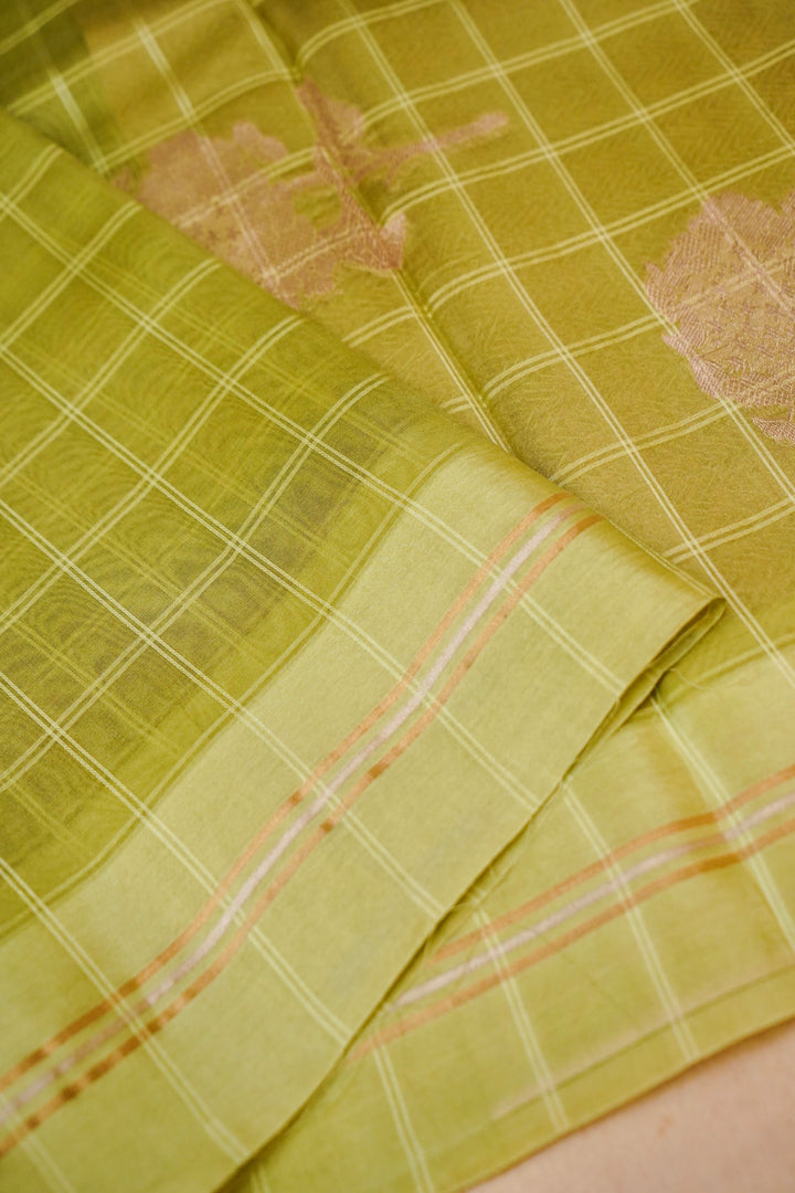 Pista Bloom Pure Organza Silk Check Saree View 3