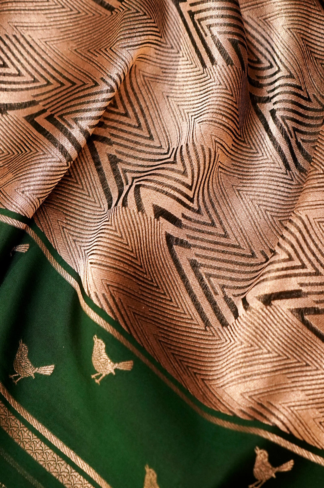 Emerald Aviary Elegance – Green Pure Handloom Organza Silk Patli Saree with Birds Motif Border